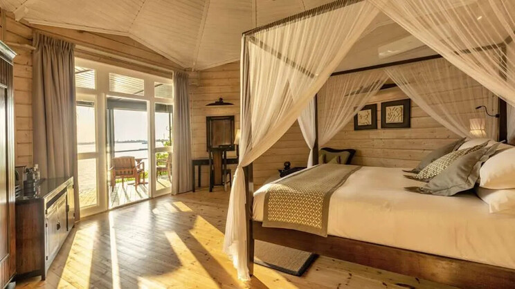 Komandoo Maldives Island Resort